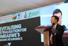 驻津巴布韦大使在2025年津国际商业大会上发表演讲-中非友好经贸发展工作委员会