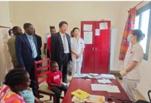 驻加蓬大使出席援加蓬医疗队基层义诊并走访中企-中非友好经贸发展工作委员会